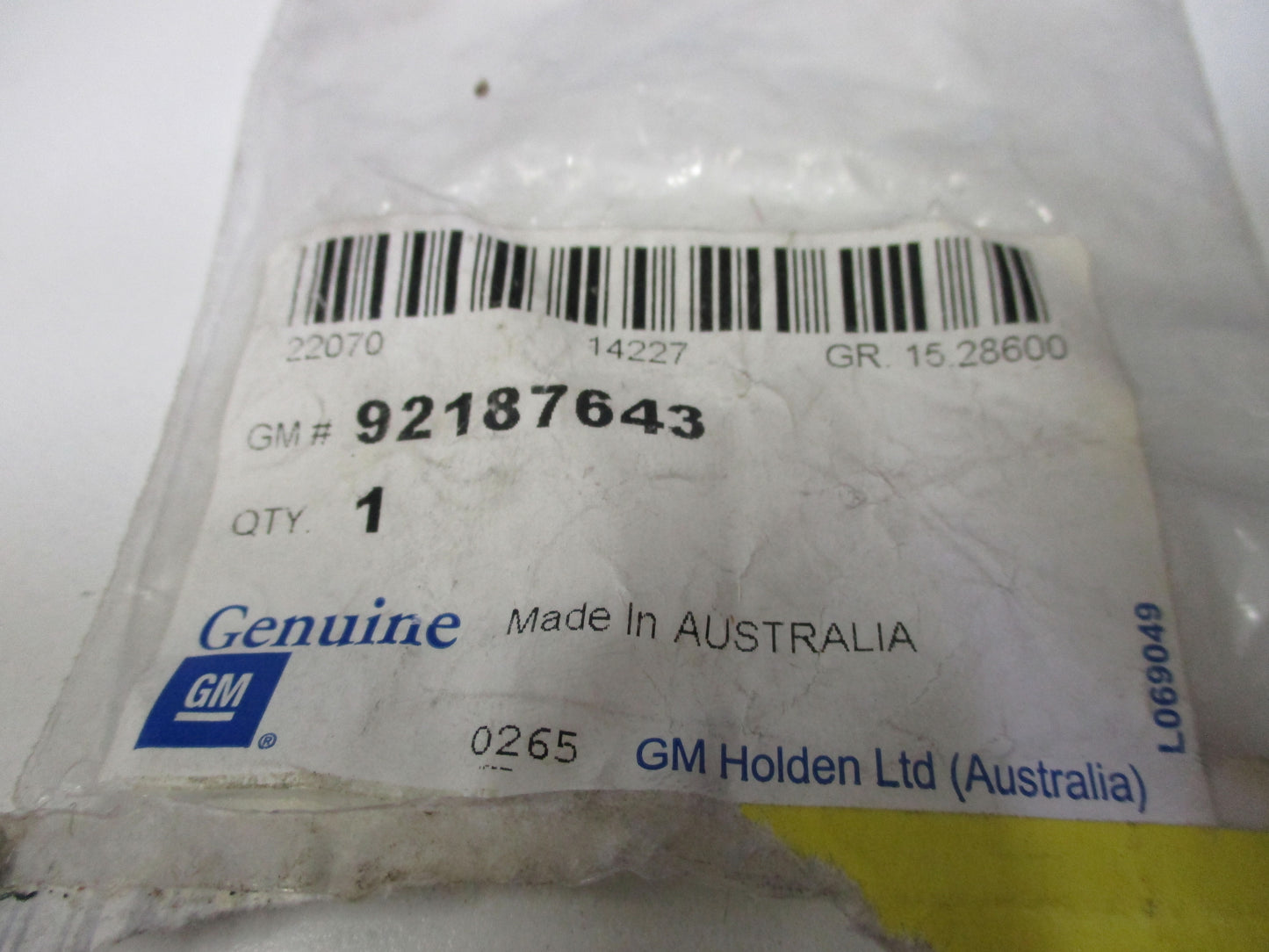 Holden VE Commodore/WM Caprice Genuine Floor Mat Retaining Clip New