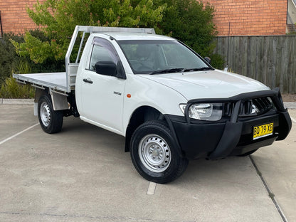 Mitsubishi ML Triton Genuine Steel Bull Bar Kit New Part
